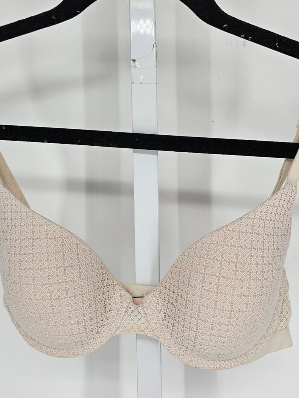 Victorias Secret Womens Sz 32C Uplift Semi Demi Bra Beige Cream Overlay